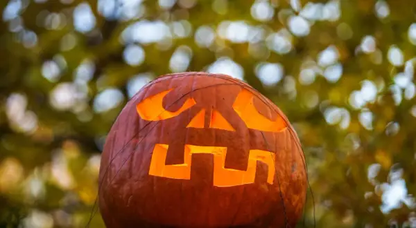 Czy Halloween to grzech? Odkryj kontrowersje i religijne opinie