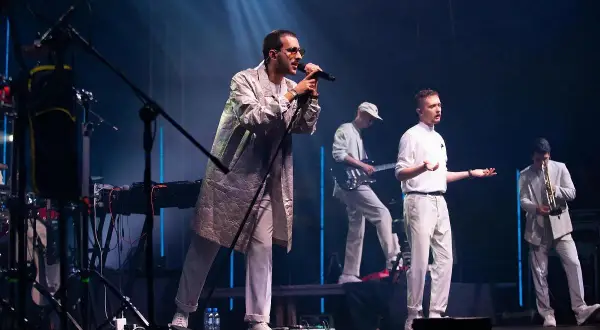 Koncert Bass Astral: Ile trwa? Zaplanuj idealny wieczór!