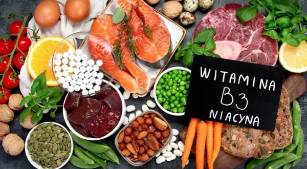 Różnorodne produkty bogate w witaminę B3, czyli niacynę. Czy niacynamid to kwas? Tak, jest to forma witaminy B3.