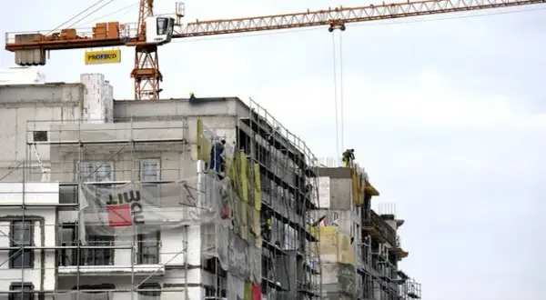 Ile deweloper zarabia na domu? Poznaj realny zysk i negocjuj!
