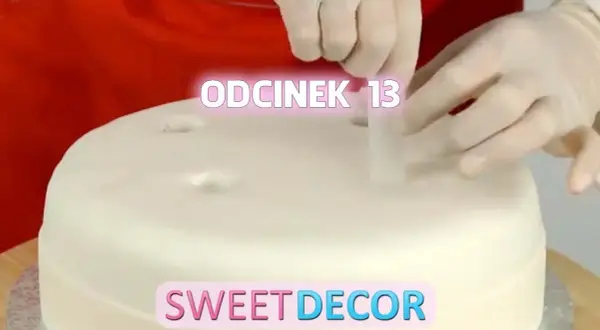 Jak zrobić tort piętrowy? Sekret stabilności i efektu WOW!