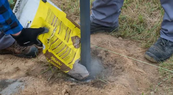 Jak mieszać beton bez betoniarki - proste metody i porady dla każdego