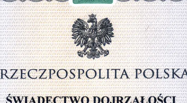Fragment polskiego świadectwa dojrzałości z godłem orła.
