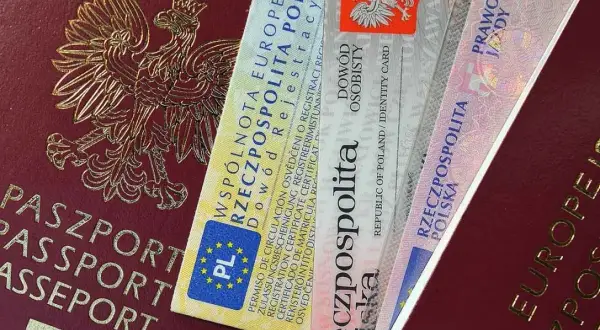 Paszport czy dowód dla dziecka - co wybrać na podróż?