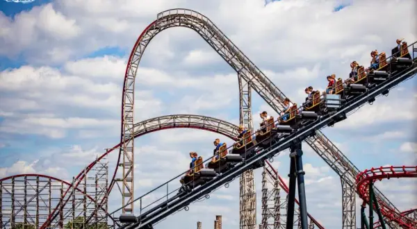 Czy Energylandia jest otwarta w deszcz? Sprawdź, co musisz wiedzieć