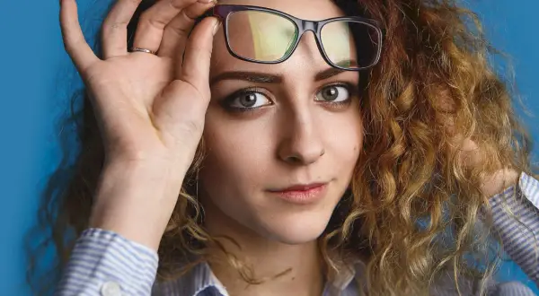 Okulary fotochromowe: Testuj i oceniaj ich jakość jak ekspert!