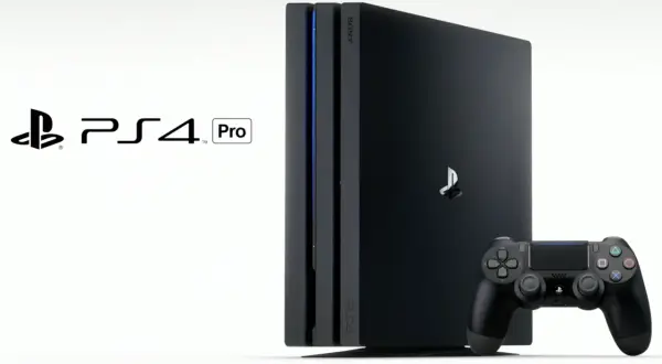 Konsola PlayStation 4 Pro z kontrolerem DualShock 4 na białym tle.
