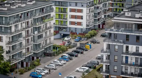 Spółdzielnia mieszkaniowa: Kto ją kontroluje i jakie masz prawa?