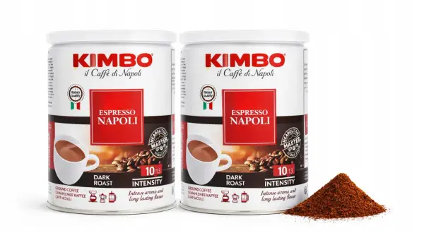 Dwie puszki kawy Kimbo Espresso Napoli, ciemno palona, o intensywnym aromacie i długotrwałym smaku.