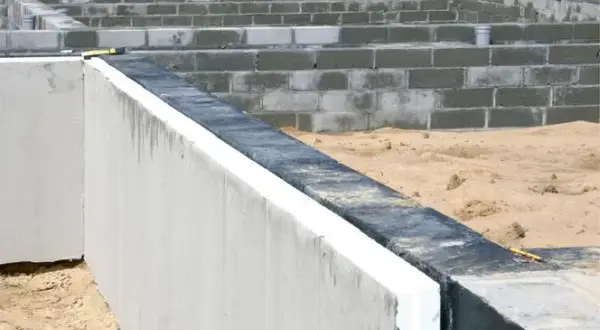 Jak obliczyć styropian na fundamenty? Poradnik krok po kroku