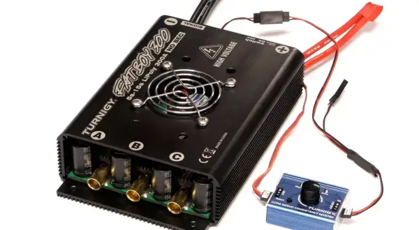 Regulator obrotów silnika elektrycznego Turnigy Fatboy 300A z potencjometrem do precyzyjnego sterowania.