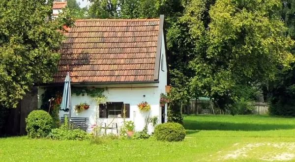 Działka rekreacyjna co można budować? Sprawdź, co możesz postawić