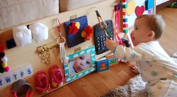 Jak stworzyć tablicę sensoryczną DIY dla dzieci - proste i bezpieczne rozwiązania