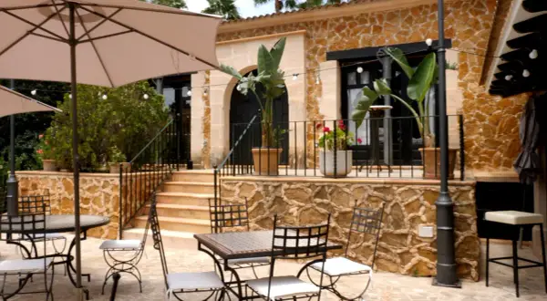 First Dates Hotel: Wo ist der Drehort? Buchen & Bewerben!