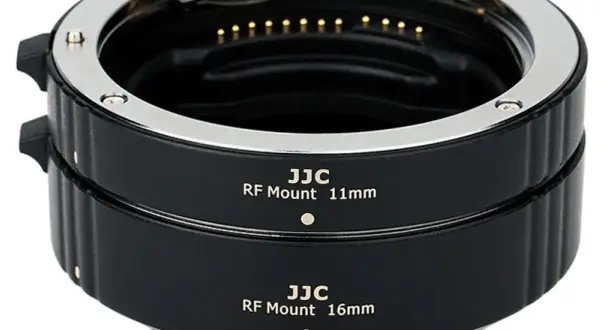 Dwa pierścienie pośrednie JJC RF Mount 11mm i 16mm, pozwalające na zbliżenie obiektu i uzyskanie makro efektów.