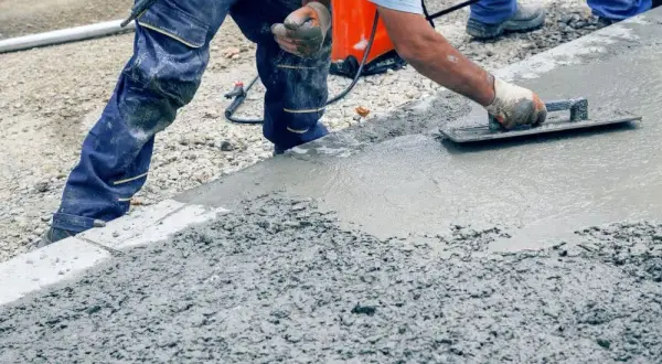 Jaka grubość wylewki na styropianie? Uniknij kosztownych błędów