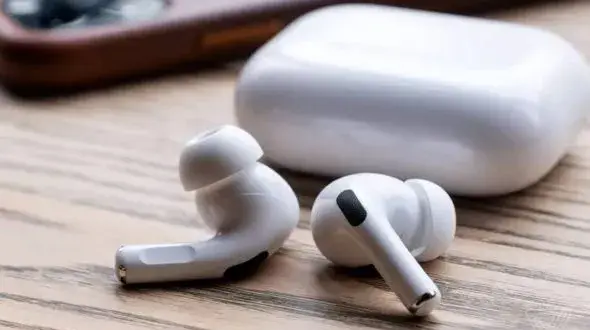Ile wytrzymają baterie AirPods? Czas pracy i żywotność wyjaśnione