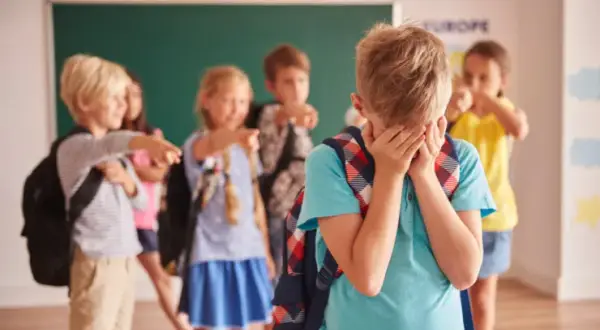 Wykroczenia nieletnich: jakie są konsekwencje prawne dla młodzieży?
