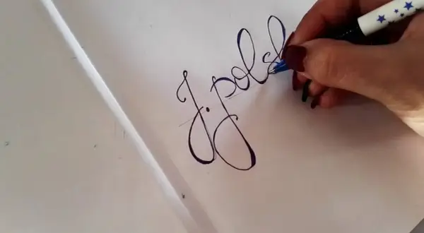 Jak ładnie podpisać zeszyt, by wyróżniał się w szkole?