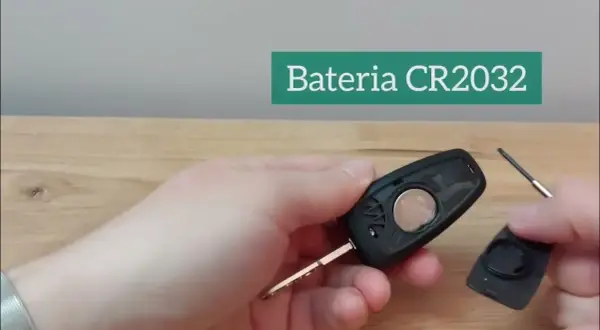 Wymiana baterii w kluczyku Ford Focus MK3 - proste kroki i porady