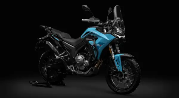 Niebieski motocykl Morbidelli TSX 525 - idealny, jaki motocykl na początek przygody z turystyką motocyklową.