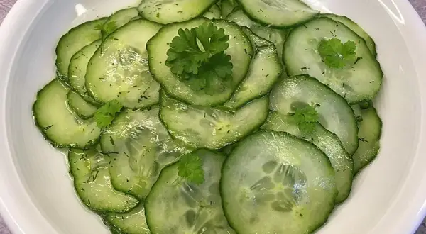 Gurken Essig Salat: Mein gelingsicheres Rezept nie wieder wässrig!