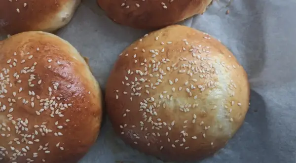 Pains à burger : 20+ idées créatives pour ne plus gaspiller !