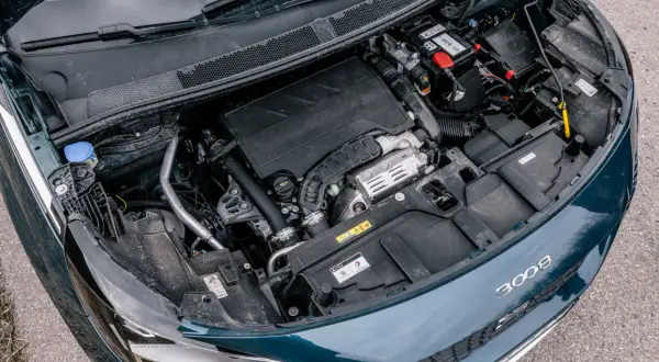 Peugeot 3008: Jaki silnik wybrać? Uniknij pułapek 1.2 PureTech!