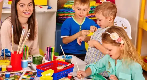 Jak zostać wychowawcą świetlicy? Pełne kwalifikacje i wymogi