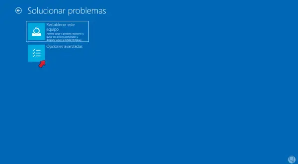 Pantalla de solución de problemas de Windows. Se muestra la opción "Restablecer este equipo" y "Opciones avanzadas". Si no se puede instalar Windows en este disco, se debe acceder a estas opciones.