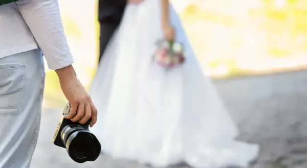 Jak wybrać fotografa na wesele? Poradnik krok po kroku (70 znaków)