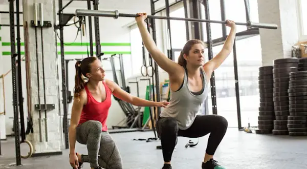 Zarobki trenera CrossFit: Ile zarobisz i jak je zwiększyć?
