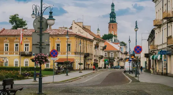 Radom: Od mema do odkrycia! Sprawdź, co warto zobaczyć.