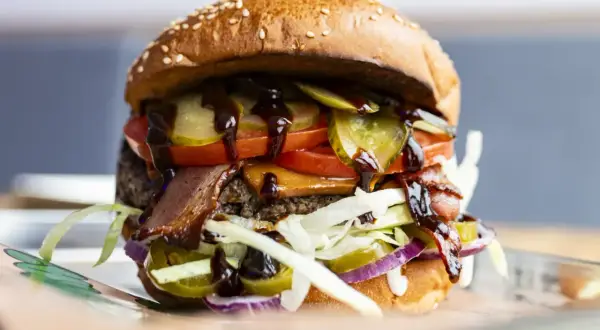 Jalapeno Burger: Od 7,50 zł do 50 zł! Gdzie zjesz najtaniej?