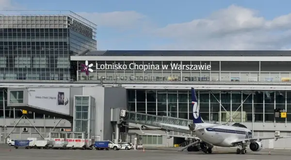 Nietypowy obiekt na lotnisku Chopina w Warszawie - zaskakujące fakty