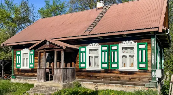 Kraina Otwartych Okiennic: Gdzie zjeść? Agroturystyka i Hajnówka