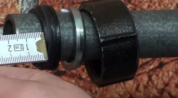 Jak połączyć rurę stalową z plastikową bez ryzyka przecieków?