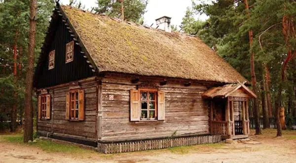 Kadzidło skansen: odkryj fascynującą kulturę Kurpiów i atrakcje