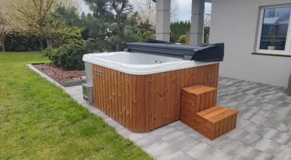 Wanna spa ogrodowa – jak wybrać idealny model do relaksu w ogrodzie