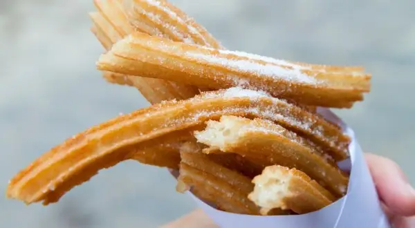 ¿Cuánto cuesta una docena de churros en España? Precios y trucos