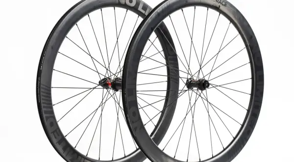 Szytki czy opony? Tubeless: wybierz idealne koła szosowe!