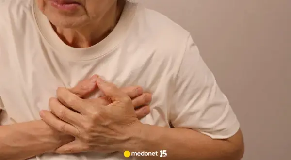 Dekarz: Kto to jest i co robi? Poznaj zawód od podszewki!