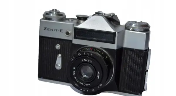 Zenit: Kultowa lustrzanka analogowa na początek? Kupuj świadomie!