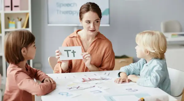 Nauczanie zintegrowane: Co to jest i jak wspiera rozwój dziecka?