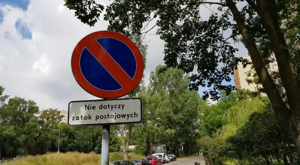 Jakie znaki drogowe nie obowiązują niepełnosprawnych – poznaj swoje prawa