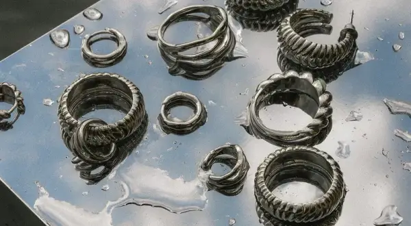 Czym czyścić biżuterię: 6 skutecznych domowych metod + porady