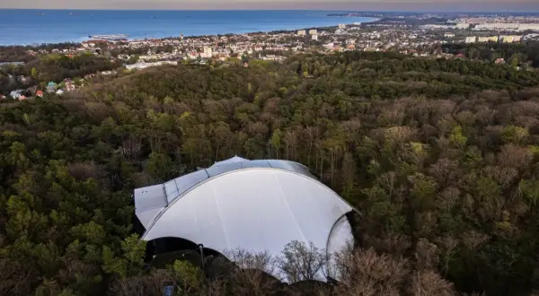 Opera Leśna Sopot: Ile miejsc? Poznaj fakty i historię