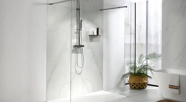 Vorteile von Paneelen im Badezimmer: Modern, pflegeleicht und kostensparend