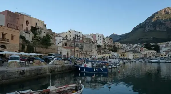 Gdzie zjeść w Castellammare del Golfo? Najlepsze restauracje i smaki