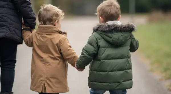 Czy sąd może zmusić dziecko do kontaktów z ojcem? Fakty i prawo